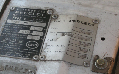 C’est quoi cette plaque supplémentaire ?